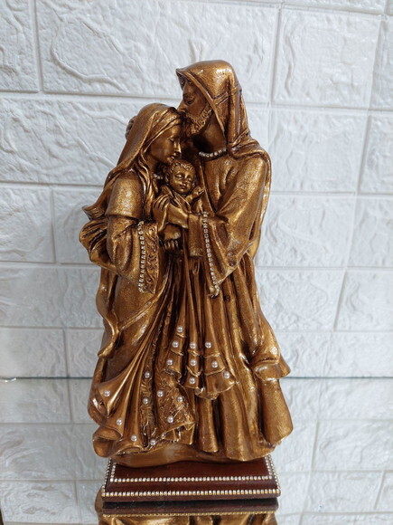 Sagrada Família de Nazaré , o Beijo de José , Casamento