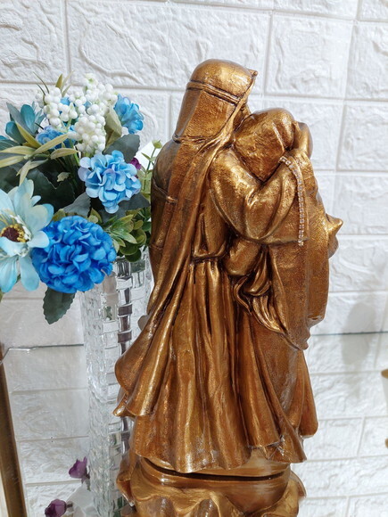 Sagrada Família de Nazaré , o Beijo de José , Casamento