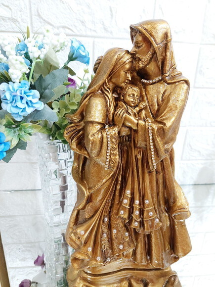 Sagrada Família de Nazaré , o Beijo de José , Casamento