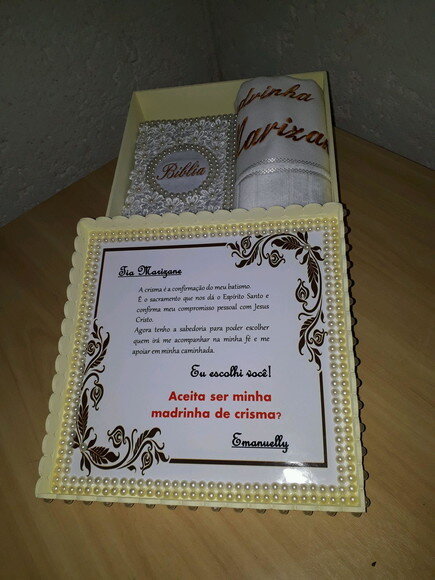 Caixa Convite para Padrinho/Madrinha de Crisma com Bíblia e