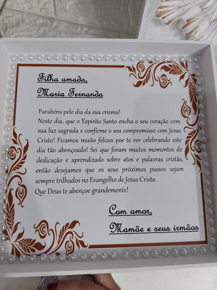 Caixa Presente para Crismando , com Espírito Santo