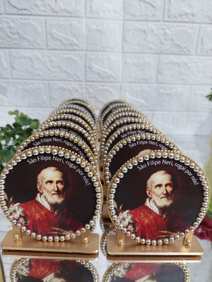 Enfeite de Mesa de São Filipe Neri , em mdf , Lembrancinha