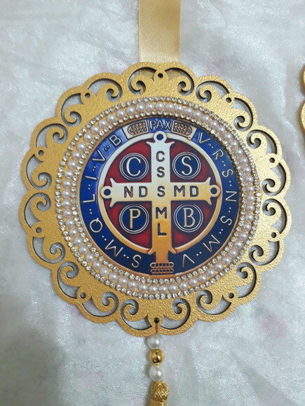 Escapulário de porta com Medalha de São Bento
