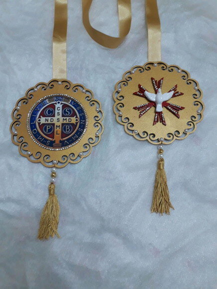 Escapulário de porta Medalha de São Bento e Espírito Santo