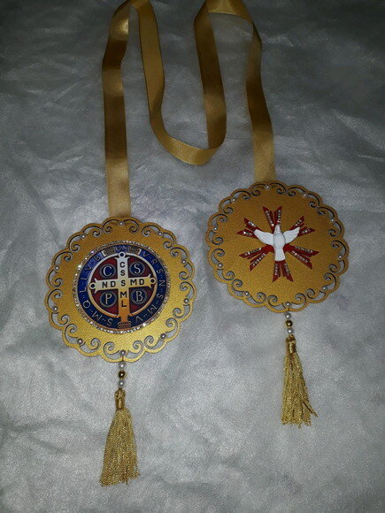 Escapulário de porta Medalha de São Bento e Espírito Santo