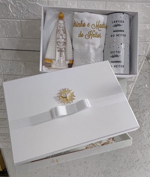 Kit Batizado: Caixa, Toalha,santa e 2 Canecas Personalizadas