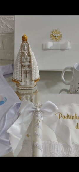 Kit Batizado: Caixa, Toalha,santa e 2 Canecas Personalizadas