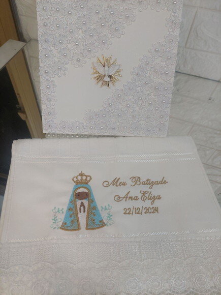 Linda Caixa para Batizado com Toalhinha Personalizada