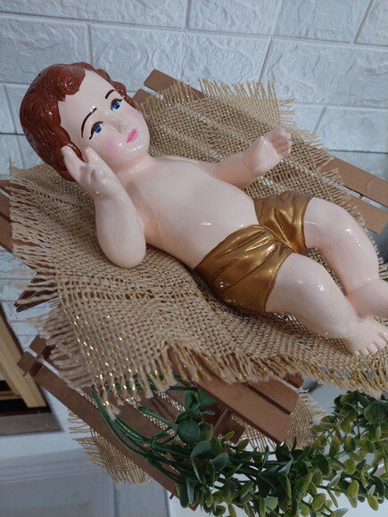 Menino Jesus na Manjedoura de mdf , Imagem de 30cm , Natal .