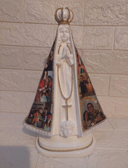 Nossa Senhora Aparecida 32cm com Fotos da Família