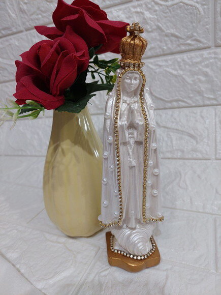 Nossa Senhora De Fátima 20 Cm Em Pérolas.