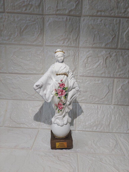 Nossa Senhora do Sorriso, 20cm.