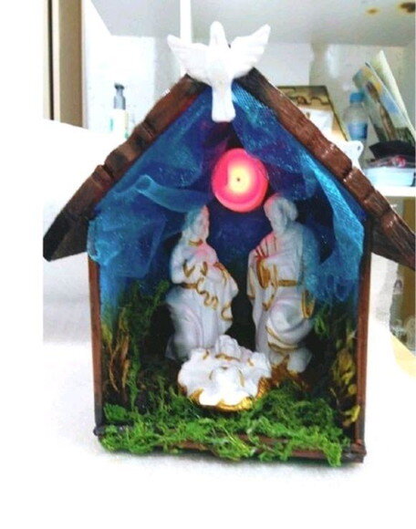 Presépio com Casinha /manjedoura / Sagrada Família