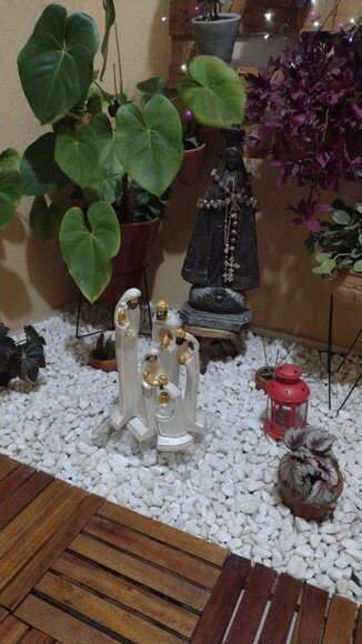 Presépio estilizado, de encaixe, 5 peças, 40cm.