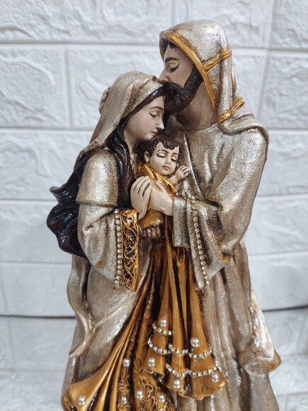 Sagrada Família de Nazaré , o Beijo de José , Casamento