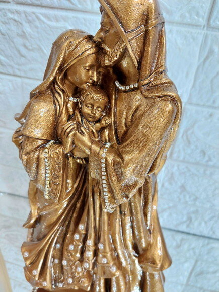 Sagrada Família de Nazaré , o Beijo de José , Casamento
