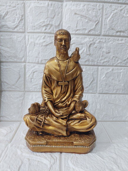 São Francisco Meditando Dourado