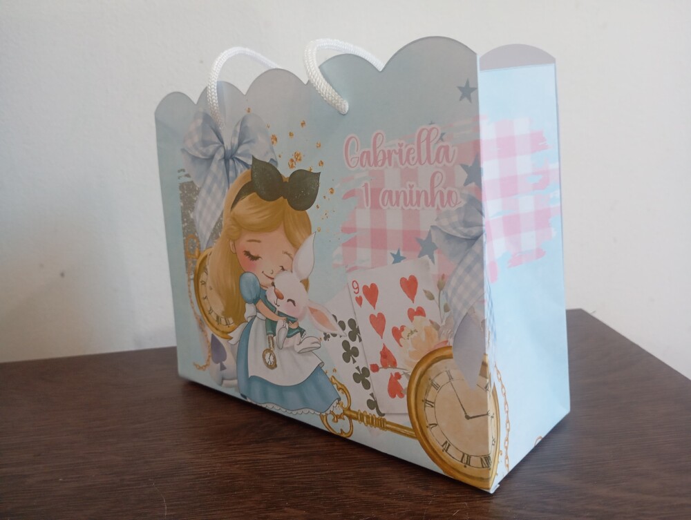 20 unidades Sacolinha personalizada Tema Alice no país das marav