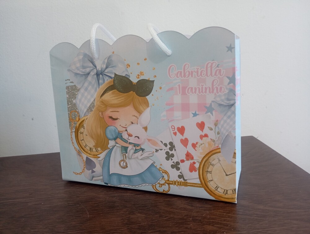 20 unidades Sacolinha personalizada Tema Alice no país das marav