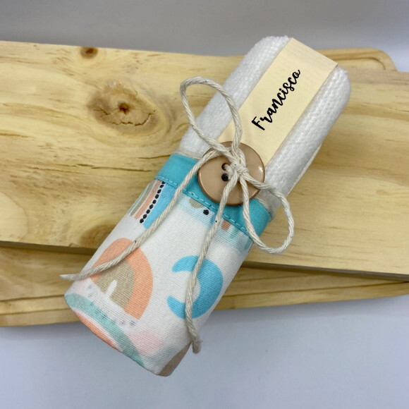 Lembrancinha Toalha de Mão Maternidade Aniversário Arco Iris