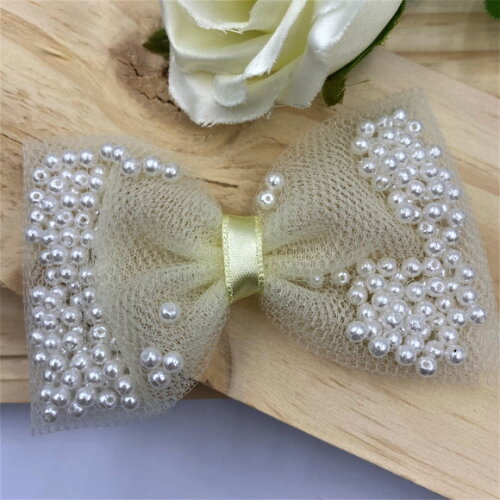 Laço de Cabelo em Tule e Pérolas