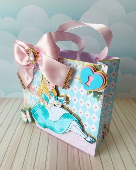 Arquivo de Corte Sacolinha Alice no Pais das Maravilhas