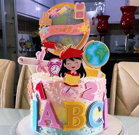 Arquivo de Corte Topo Abc Menina Sentada