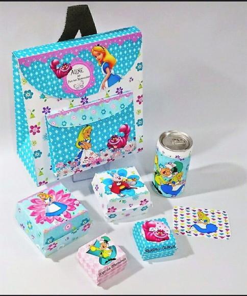 Arquivo de Corte Mochila Alice no Pais das Maravilha