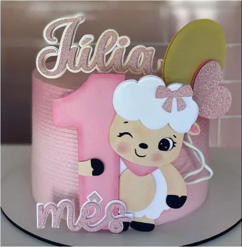 Topo de bolo ovelhinha rosa em camadas