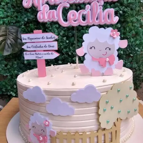 Topo de bolo ovelhinha cute  em camadas