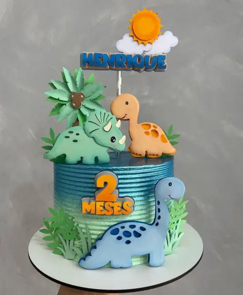 Topo de bolo dino baby em camadinhas