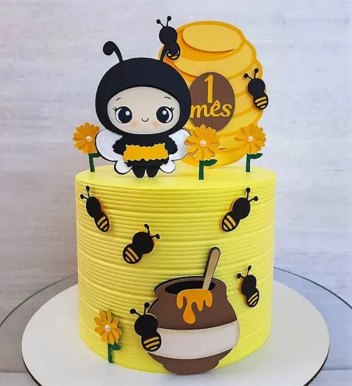 Topo de Bolo abelhinha em camadas