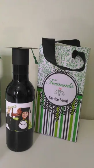 Arquivo de Corte caixa para mini vinho formatura