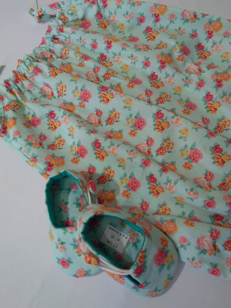 Conjunto de Body de Alcinha e Sapatinho/Pantufinha - RN a 18 Mese
