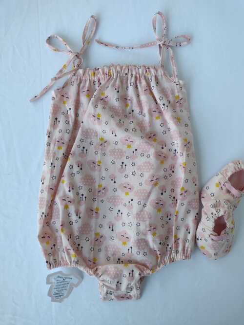 Conjunto de Body de Alcinha e Sapatinho/Pantufinha - RN a 18 Mese