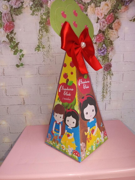 Caixa Pirâmide Branca de Neve Cute