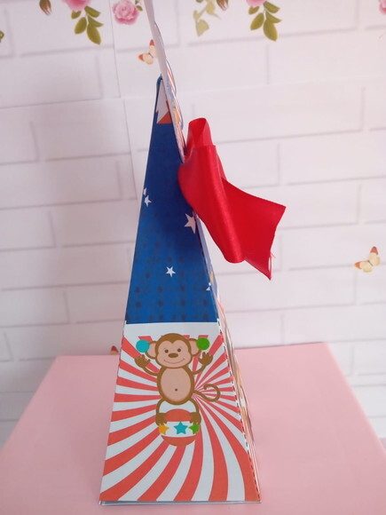 Caixa Pirâmide Circo Menino