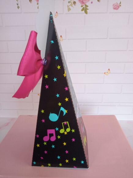Caixa Pirâmide Festa Neon Lembrancinha