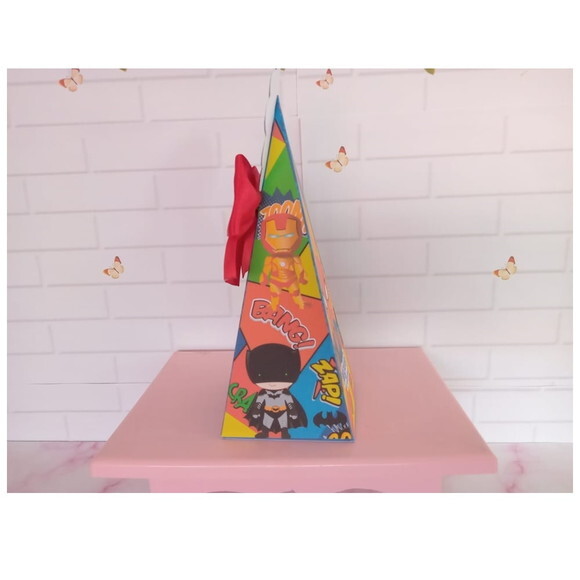 Caixa Pirâmide Heróis Cute