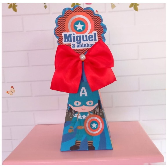 Caixa Pirâmide Heróis Cute