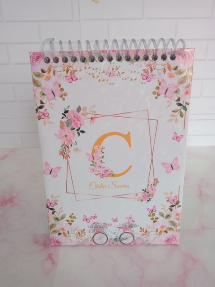Calendário de Mesa Floral Rosa
