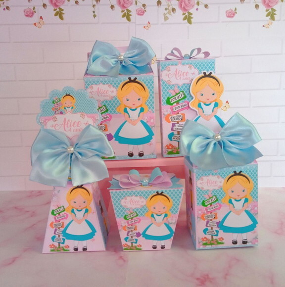 Kit Festa 30 Caixas Alice Cute