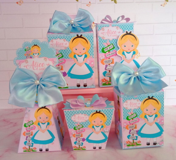 Kit Festa 30 Caixas Alice Cute