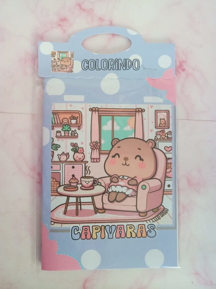 Livro de Colorir com Giz de Cera -capivara