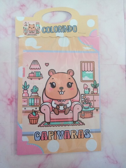 Livro de Colorir com Giz de Cera -capivara