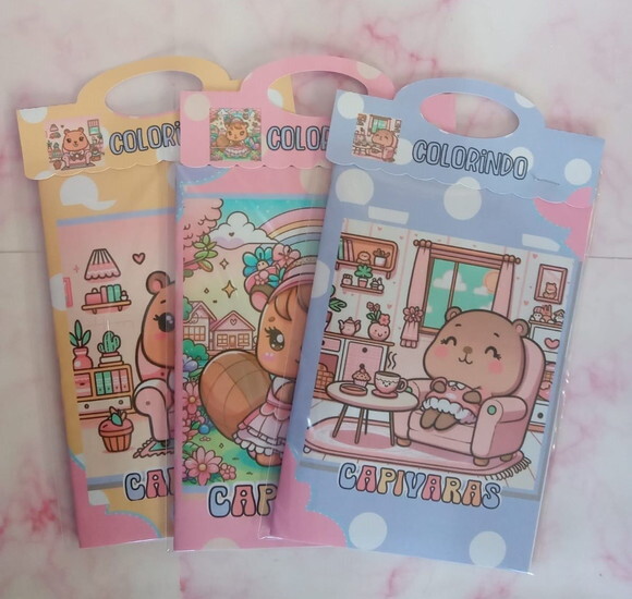 Livro de Colorir com Giz de Cera -capivara