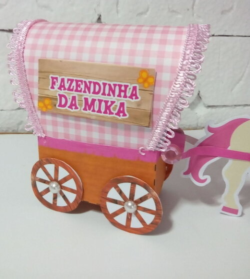 Caixa Carroça Fazendinha Rosa