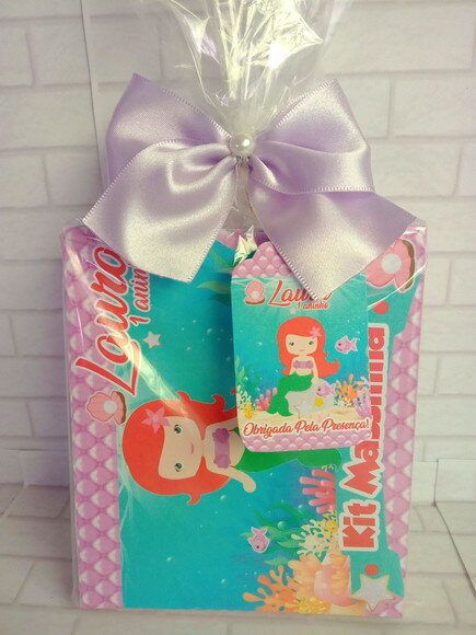 Kit Massinha de Modelar e Cortadores Pequena Sereia Cute
