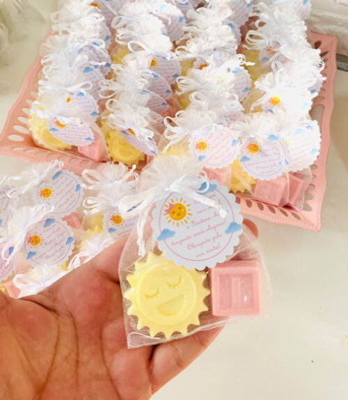 Lembrancinha de Maternidade Sabonete Sol e Inicial