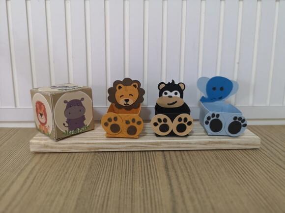 Quadro Cenário em Miniatura - Quarto de Bebê, com vidro